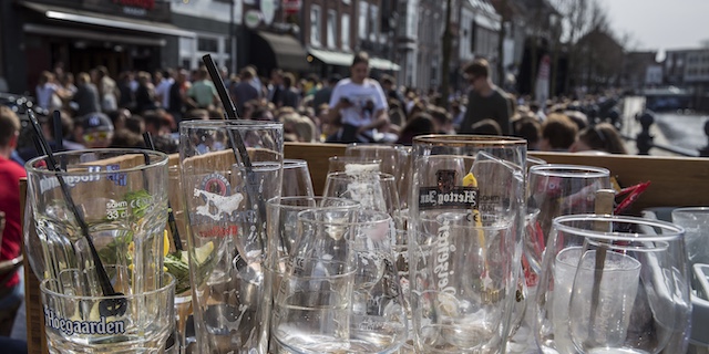 Lege glazen = volgend rondje Breda