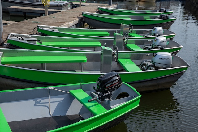 Bootverhuur nu nog met benzine buitenboordmotoren