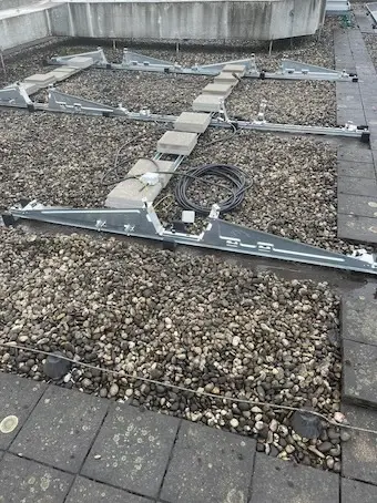 Zakelijke zonnepanelen op bedrijfspand in Dordrecht